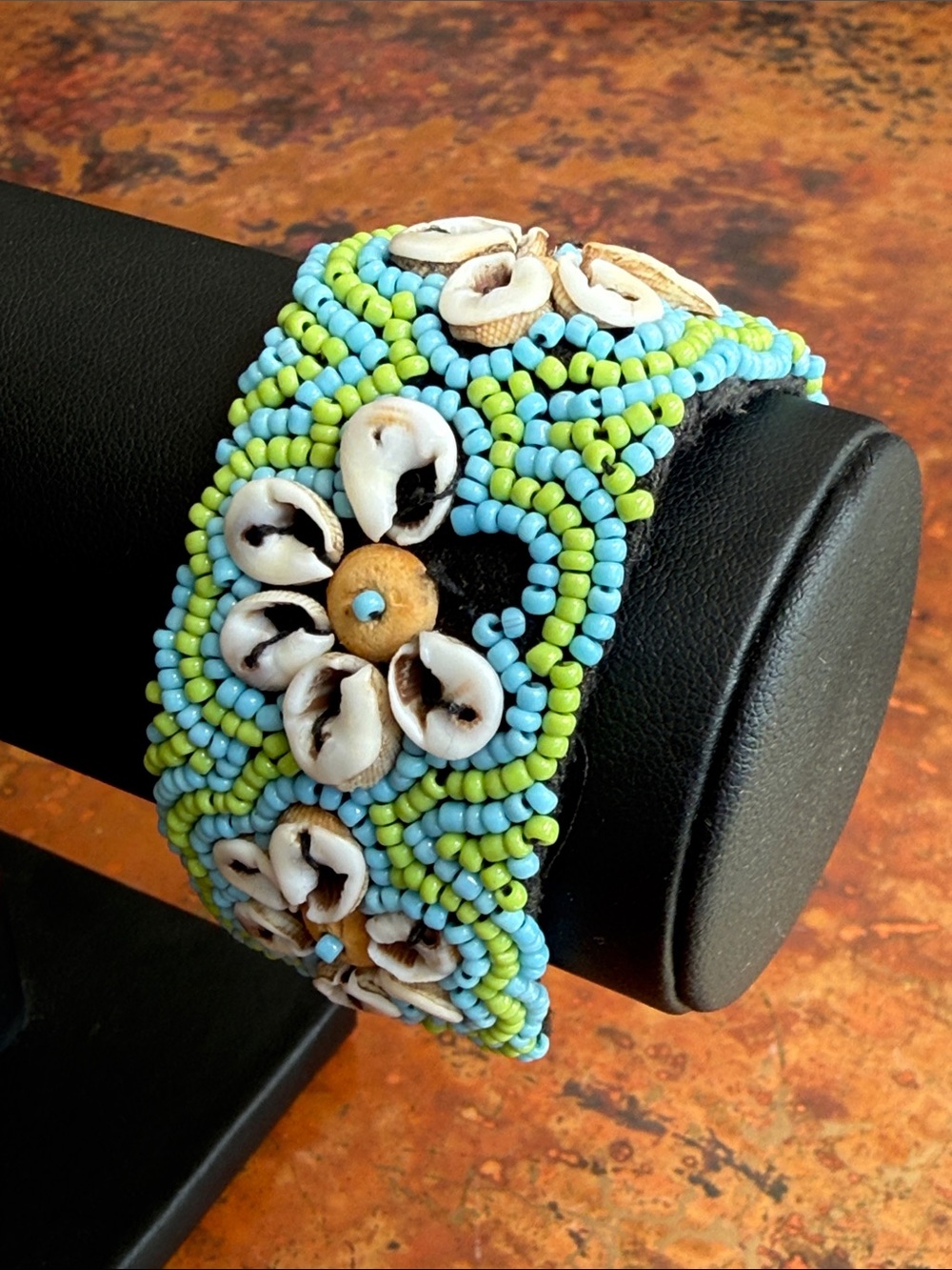 Beaded Shell Floral Blue & Lime Bracelet Stretchy Elastic Button Clasp - Picture 4 of 6